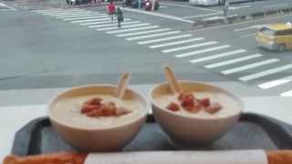 平日の6時半　15分待ちぐらいでした