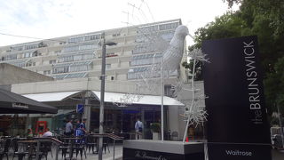 朝早くから夜遅くまで開いてます