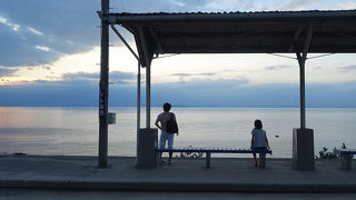 海が一望できる愛媛の絶景駅。