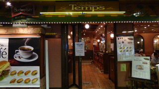 コーヒーとサンドイッチ