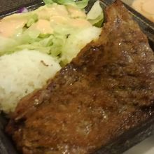 大きな肉が食べれます。