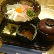 海鮮丼オイシイ