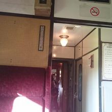 車内の装飾がレトロ