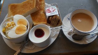 丸井の裏手の二階です