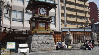 足湯とからくり時計