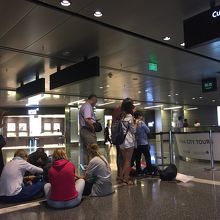 ここで市内観光の受付をします。6:00から受付開始です。