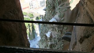 エレベーターは事前予約が無難