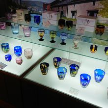陳列されたグラス
