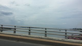 セブ島とマクタン島を結ぶ２つの橋の１つ！