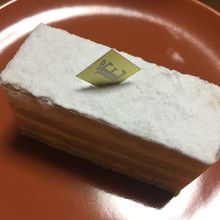 あまり溶けないうちに食べた方がいいです