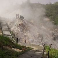 隣接する自然散策路