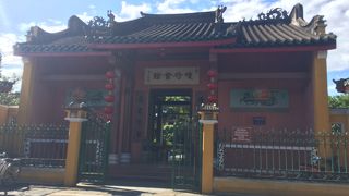 海南会館とも呼ばれています。