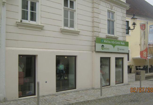 ハウプト広場から近くにあります。