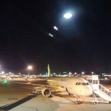 成田空港第3ターミナル搭乗待ち