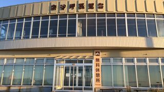 閉まるのが早い