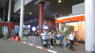 混沌とした空港