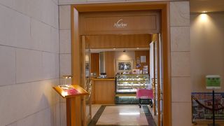 ケーキを注文するとリーフパイがおまけでついてきました！