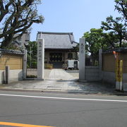 亀戸天神社から浅草通り方面に進むとあります。