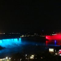 ライトアップされたナイアガラ