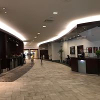 ロビーは広いです。日本人スタッフにも会いました