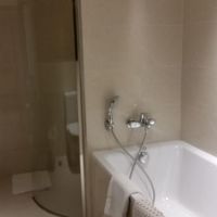 バスタブとシャワーブースが分かれています。