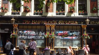 シャーロックホームズファンのためのパブ