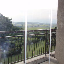 馬頭温泉の高台に建つ施設