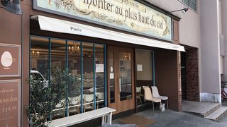 オシャレなケーキ屋さん