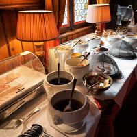 ビュッフェスタイルの朝食