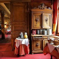 朝からワインも