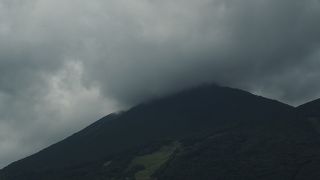 スキー場も多数ある山