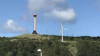 夜にはライトアップ