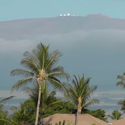４２０５ｍのマウナ・ケアはハワイ島の色んな場所から見ることが出来ます!!