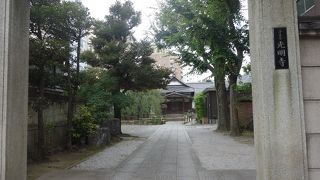 静かな雰囲気のお寺