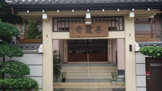 立派な山門が印象的でした