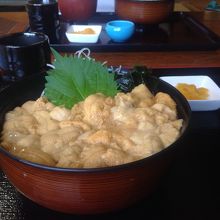 他に赤うに丼5,500円税別もあり