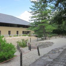 園内の小道をゆっくりと～