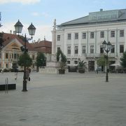 ジュールの町の中心にある広場です。