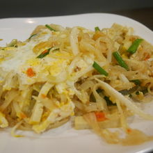 フードコートで食べたパッタイ