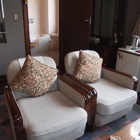 お部屋は広いです。