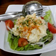 ごく普通のポテトサラダ　７８０円