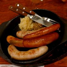 ソーセージスペシャル盛り１１００円