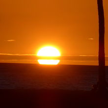 海に沈み始めました　ズーム撮影