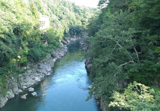 渓谷を見ながらの温泉