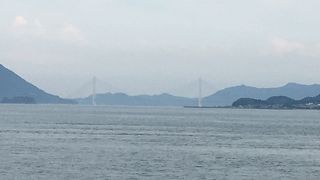 しまなみ海道の橋を眺める