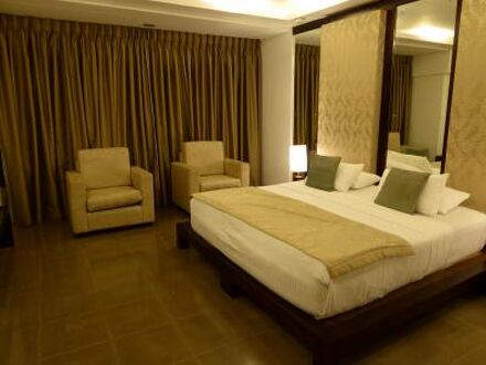 ザ トゥルマリン 写真