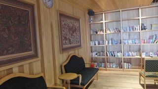 待合室は必見。ななつ星に乗ったかのよう。