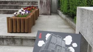 立派な建物も必見！