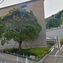 城山に張り付くように