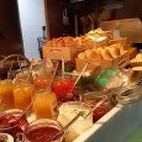 パンにジャム　種類は多いのですが・・